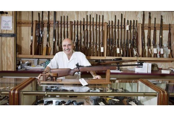 Gun Store Etiquette